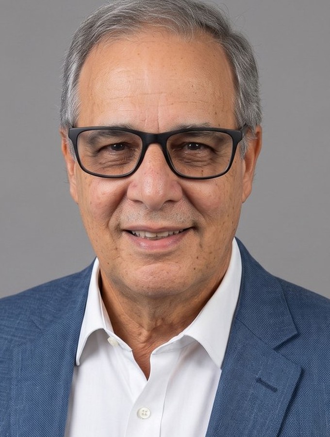 Edgardo L. Santiago Martínez, Director de Ingeniería Civil y de Procesos en WES International